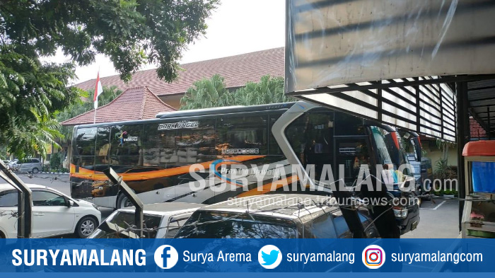 Polres Malang Kota Mengamankan Bus Berisi Puluhan Orang yang Diduga Akan Mengikuti People Power