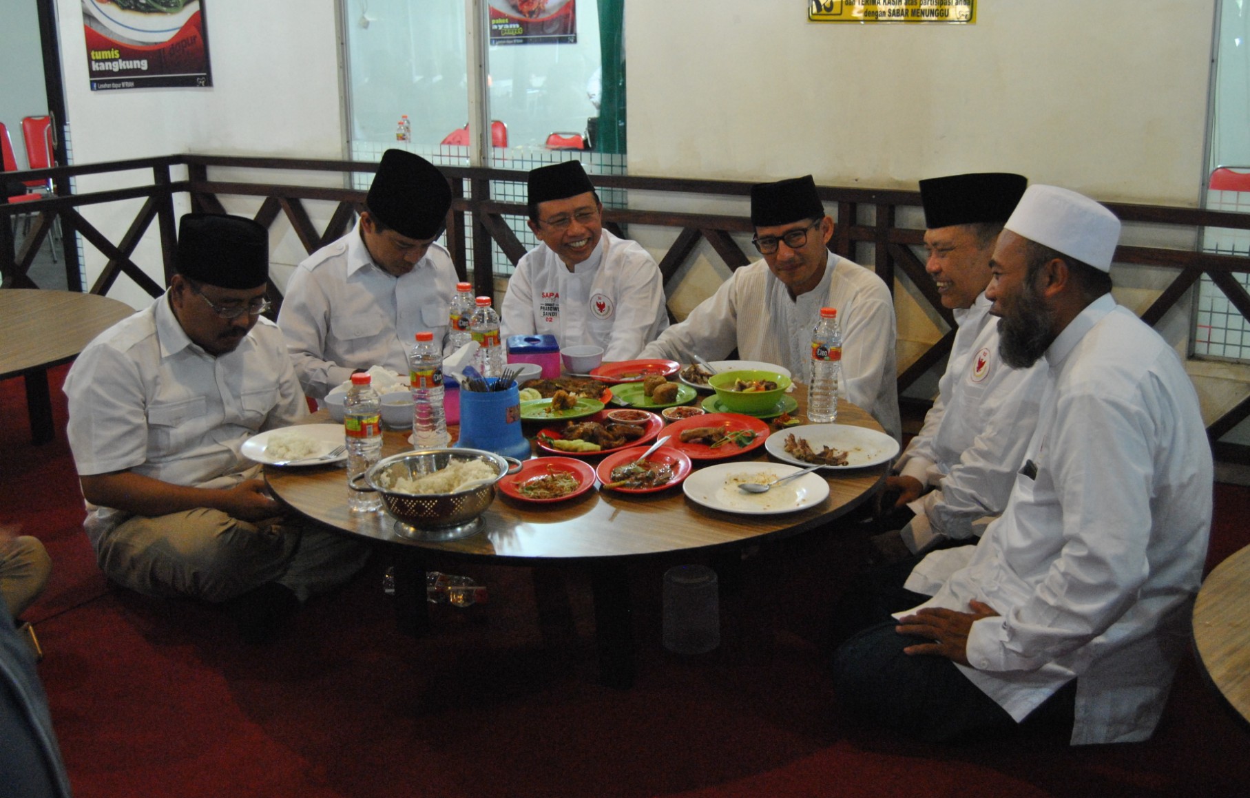 Apresiasi Jejaring Warung Makan Berbasis Santripreneur, Sandiaga Gagas Penguatan Ekonomi Umat