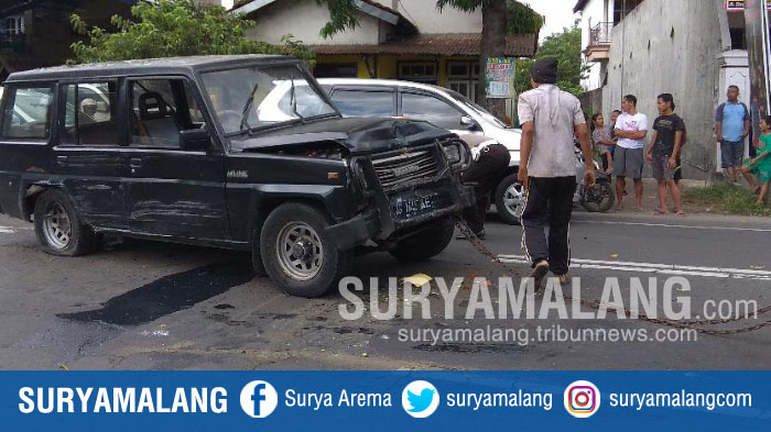 daihatsu-hiline-yang-terlibat-kecelakaan-di-jalan-mayor-sujadi-timur-tulungagung.jpg
