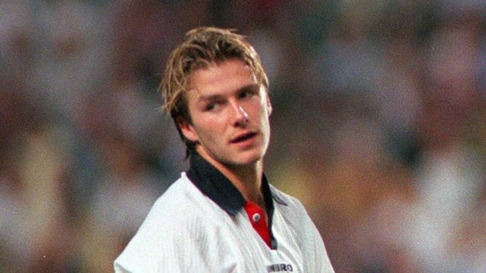 david-beckham-di-piala-dunia-1998_20180620_084952.jpg