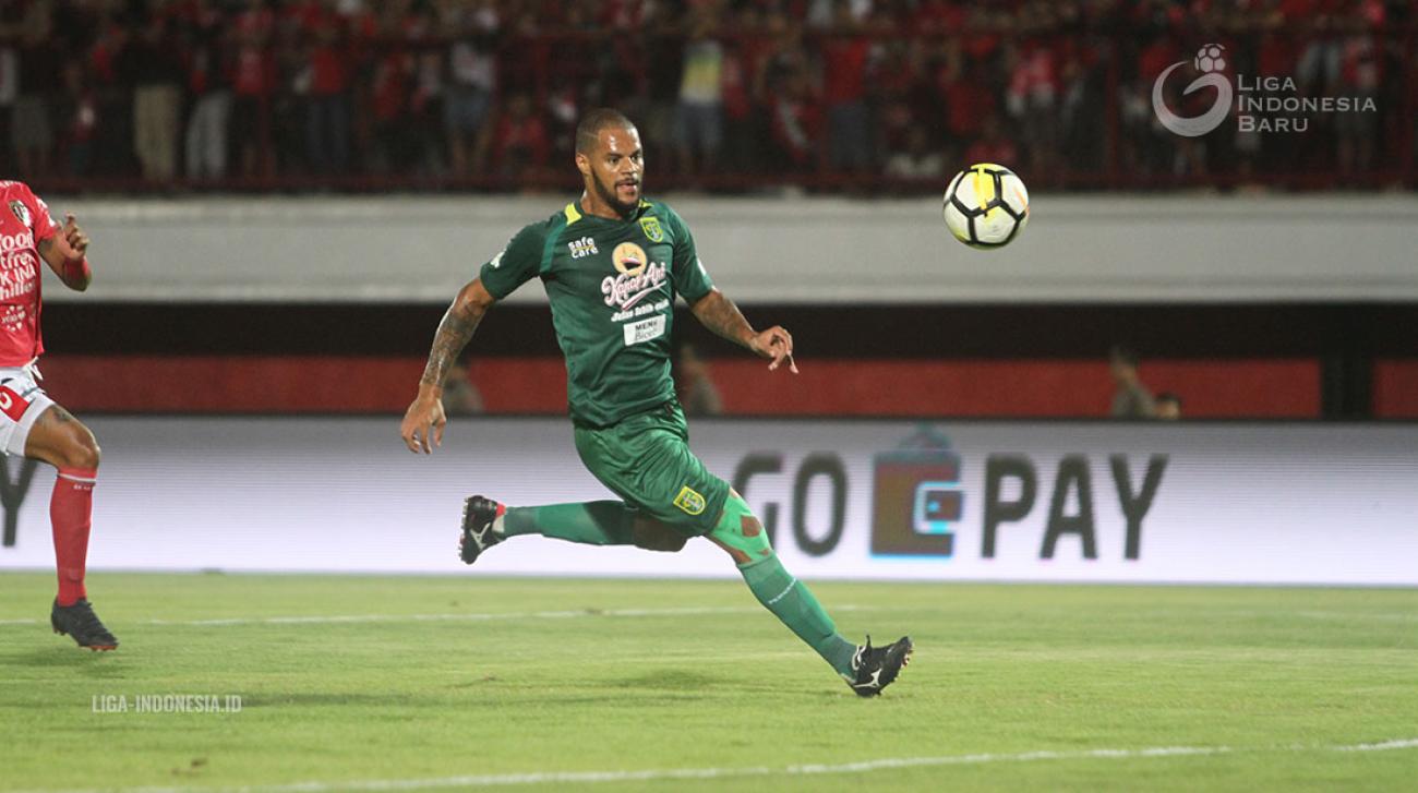 david-da-silva-saat-memperkuat-persebaya-surabaya-di-liga-1-2018.jpg