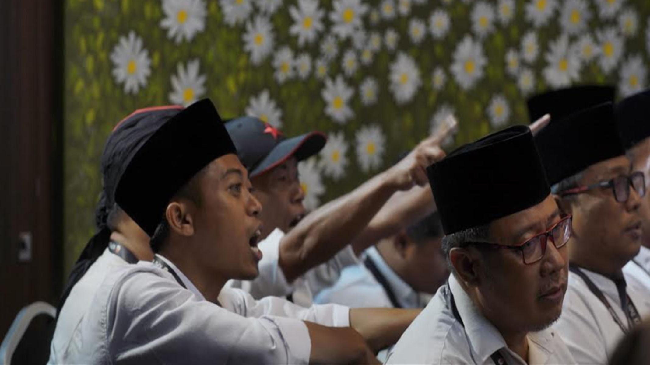 Kronologi dan Suasana Debat Pilkada Bojonegoro 2024 Saat Dibubarkan, Pendukung Saling Olok