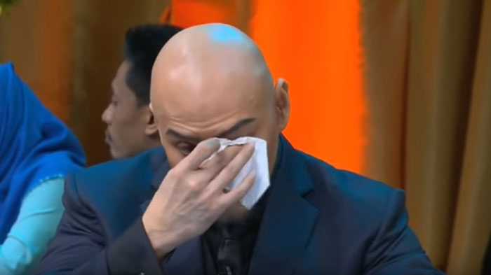 deddy-corbuzier-menangis-saat-acara-ulang-tahun-hitam-putih.jpg