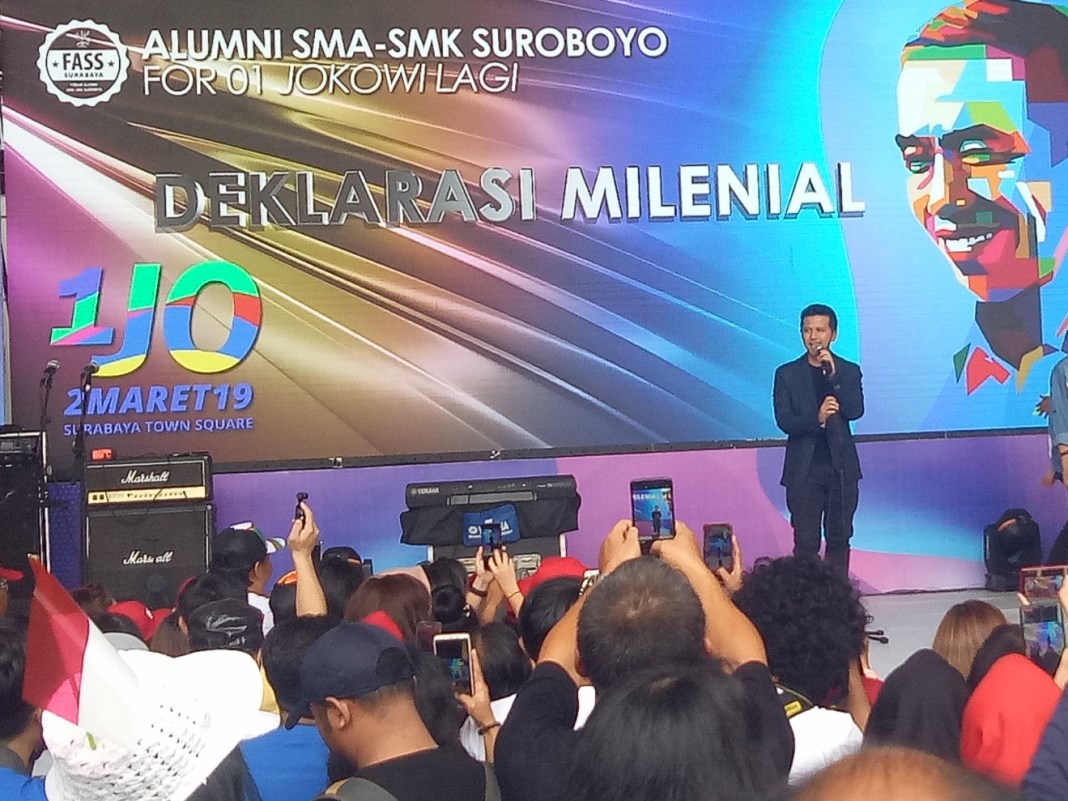 deklarasi-dukungan-millenial-untuk-capres-jokowi-di-surabaya.jpg