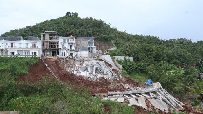 detik-detik-rumah-seharga-rp-17-m-runtuh-terseret-longsor-rumah-baru-belum-ditempati-sudah-hancur.jpg