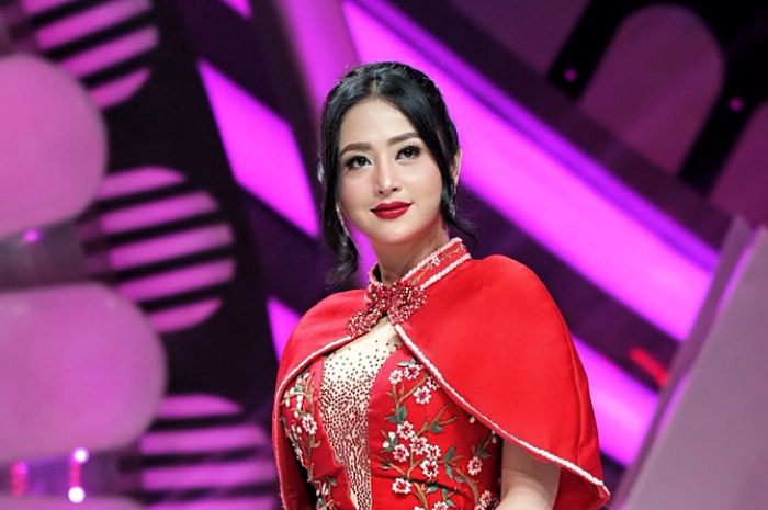 Dewi Perssik Pernah Dibayar Ratusan Ribu, Ratusan Juta Hingga Sekarung Uang, Kisahnya Menyentuh