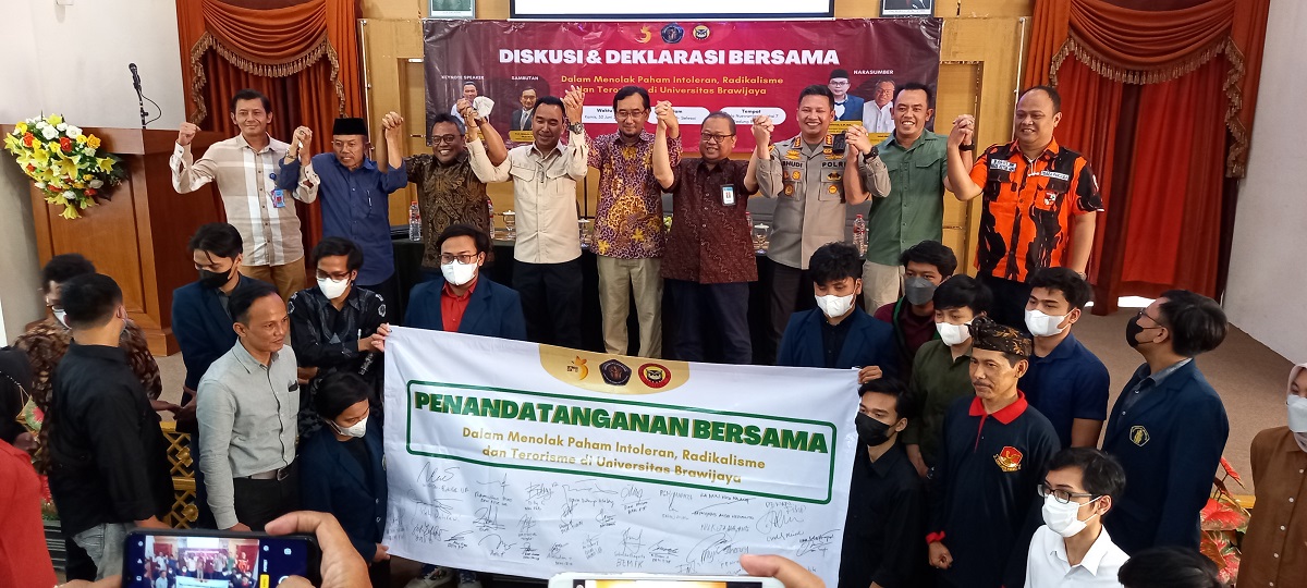 diskusi-dan-deklarasi-bersama-menolak-paham-intoleran-radikalisme-dan-terorisme.jpg