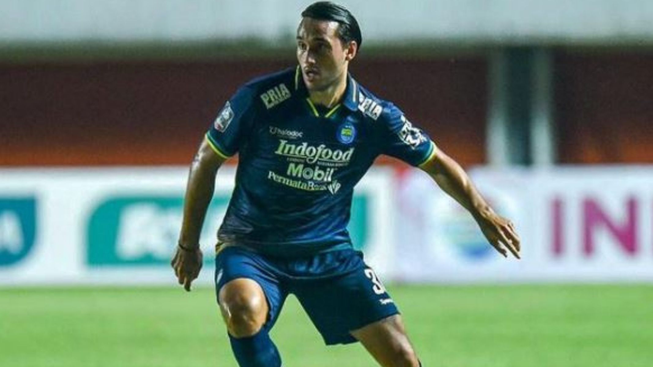 ezra-walian-mendadak-soroti-calon-lawan-persib-bandung.jpg