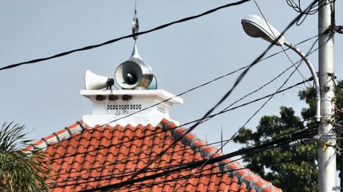 fakta-fakta-3-pemuda-berbuat-dosa-di-masjid-surabaya-digerebek-warga-dalangnya-orang-semampir.jpg