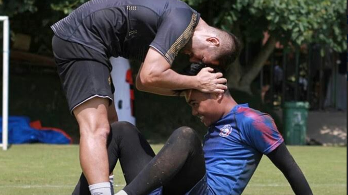 Pelatih Kiper Arema FC Tak Berikan Program Latihan Khusus Pada Para Penjaga Gawang, Ada 2 Alasannya