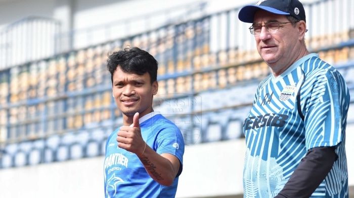 ferdinand-sinaga-tampil-dengan-identitas-baru-bersama-tim-maung-bandung.jpg