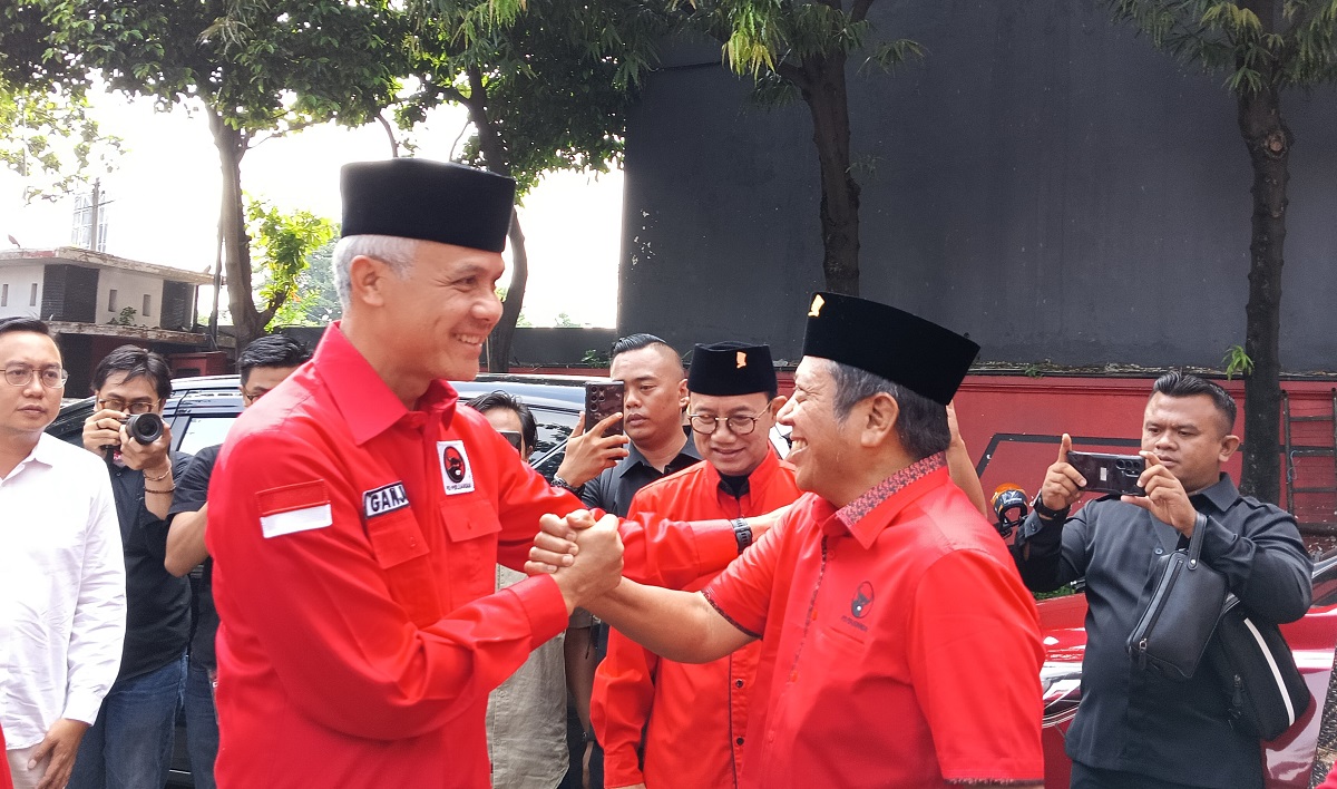 Hari Ini Ganjar Pranowo Kunjungi Kantor PDIP Jatim, Rawon Jadi Menu Sarapan