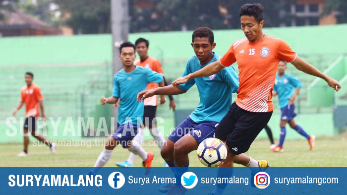 gelandang-arema-fc-dendi-santoso-di-stadion-gajayana-malang_20171228_180806.jpg