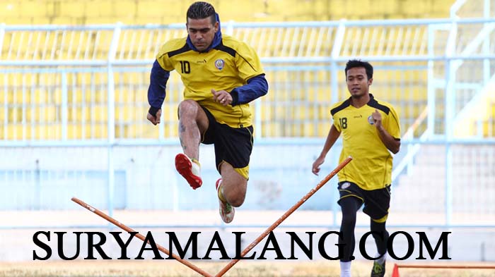 gonzales-arema-lompat_20150822_020029.jpg