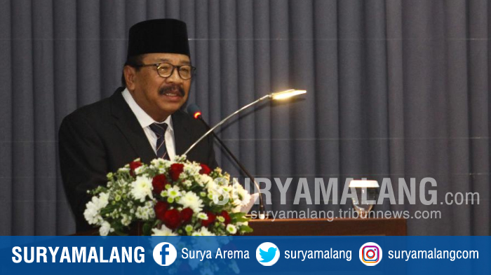 gubernur-jatim-soekarwo-atau-pakde-karwo-di-gedung-dprd-kota-malang_20180912_190338.jpg