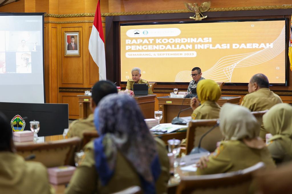 gubernur-jawa-tengah-ganjar-pranowo-mengikuti-rapat-tim-pengendali-inflasi-daerah.jpg