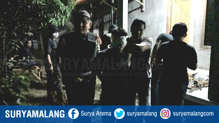 hsa-terduga-teroris-probolinggo_20180517_191057.jpg