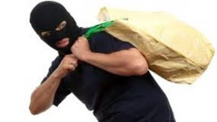 Ditinggal Cuci Muka 3 Detik, Maling Beraksi di Warung Tegalsari, Surabaya, Uang Hasil Penjualan Raib