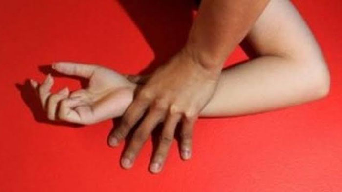 Cewek 16 Tahun Diperdayai Teman Cowoknya, Dicekoki Miras Lalu Dirudapaksa 3 Pemuda Saat Teler