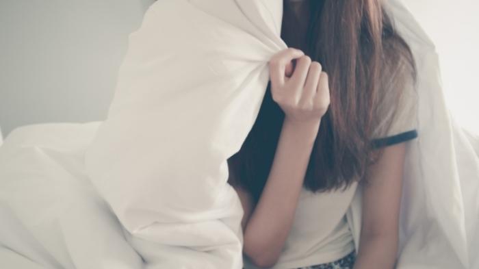 ilustrasi-remaja-kasus-prostitusi-online-di-kota-bandung-melibatkan-2-gadis-di-bawah-umur.jpg