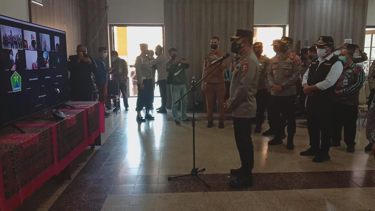 Datangi Tempat Isoter BPSDM Kota Malang, Irwasum Polri Sapa Pasien Covid 19 via Daring