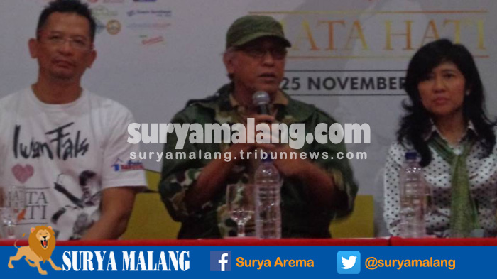 iwan-fals-saat-jumpa-pers-di-kota-malang_20161125_214528.jpg