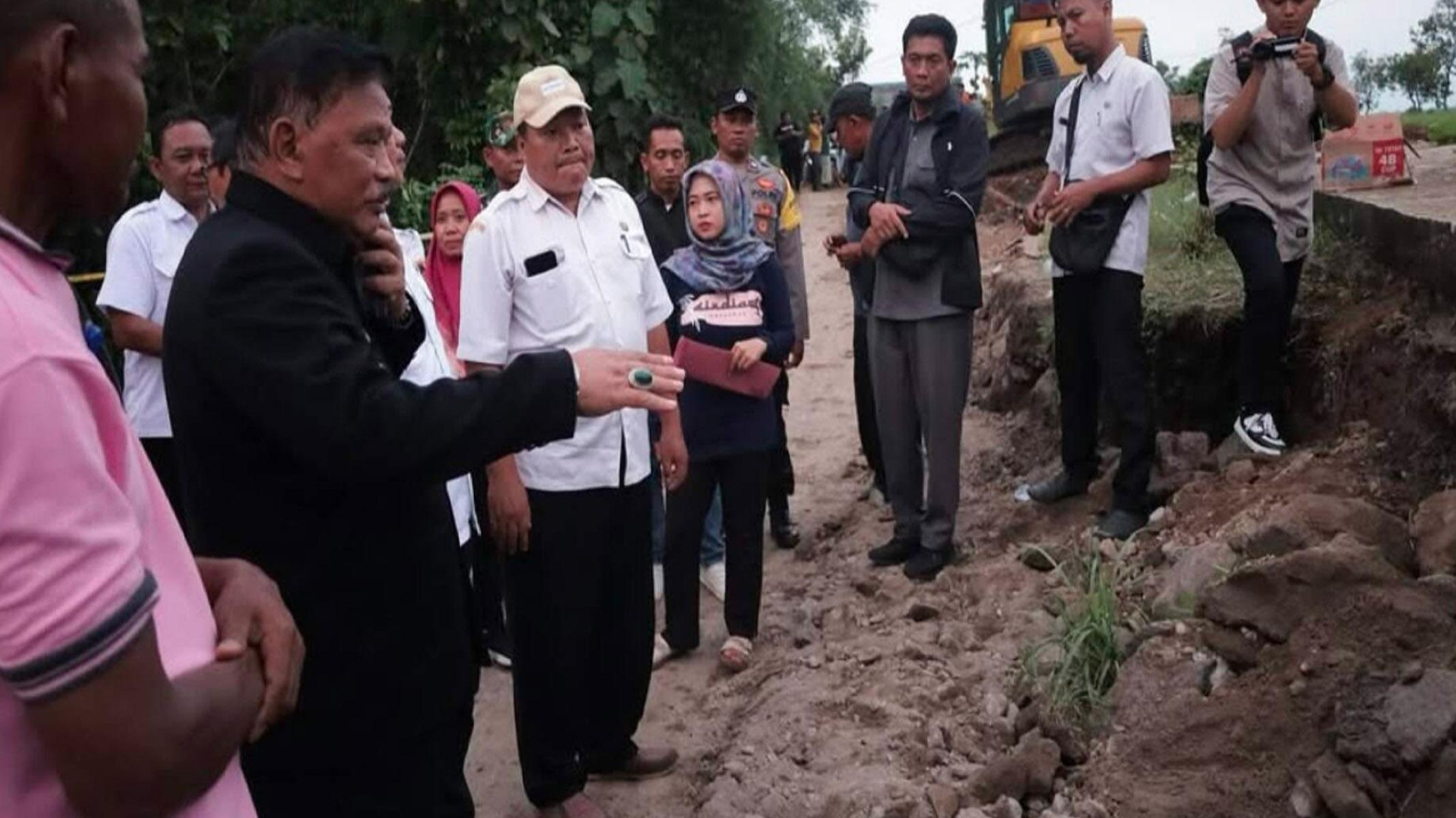Jalan Penghubung Desa Jintel-Desa Kedungpadang Nganjuk Ambles, Bupati Kang Marhaen Janji Tangani