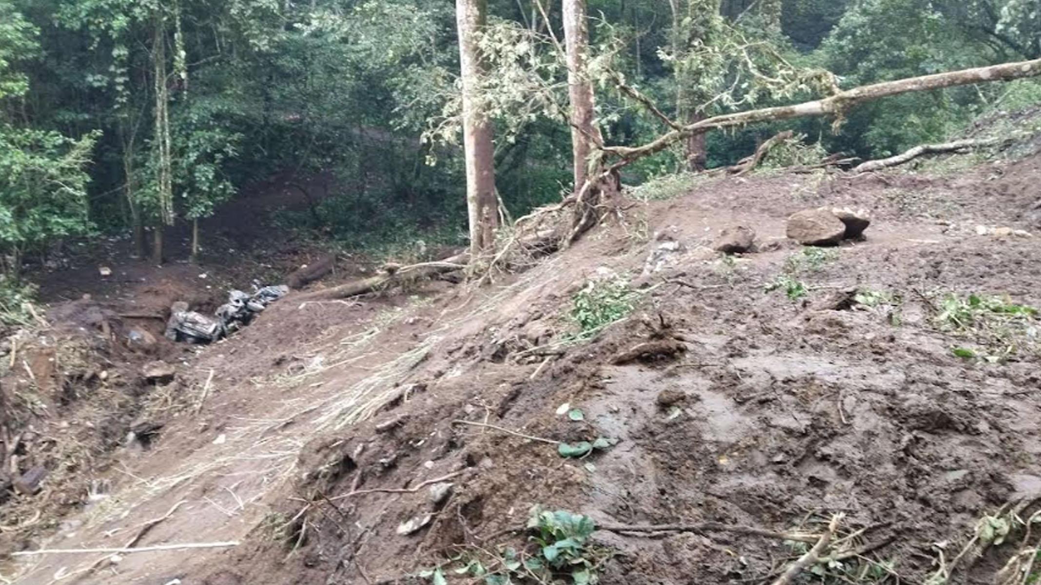 BPBD Akan Pasang EWS di Jalur Maut Pacet-Cangar, Upaya Pembersihan Jalur Berisiko Tinggi