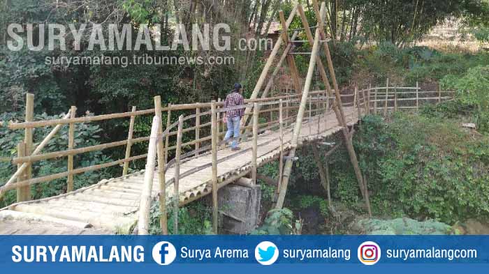 jembatan-di-perbatasan-kelurahan-sisir-dan-desa-pandanrejo.jpg
