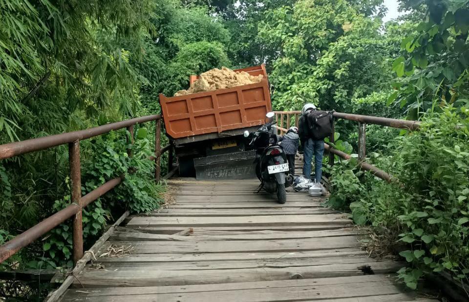 Jembatan Penghubung Desa di Sampang Akhirnya Diperbaiki Setelah 5 Tahun Rusak, Anggaran Rp 2 Miliar
