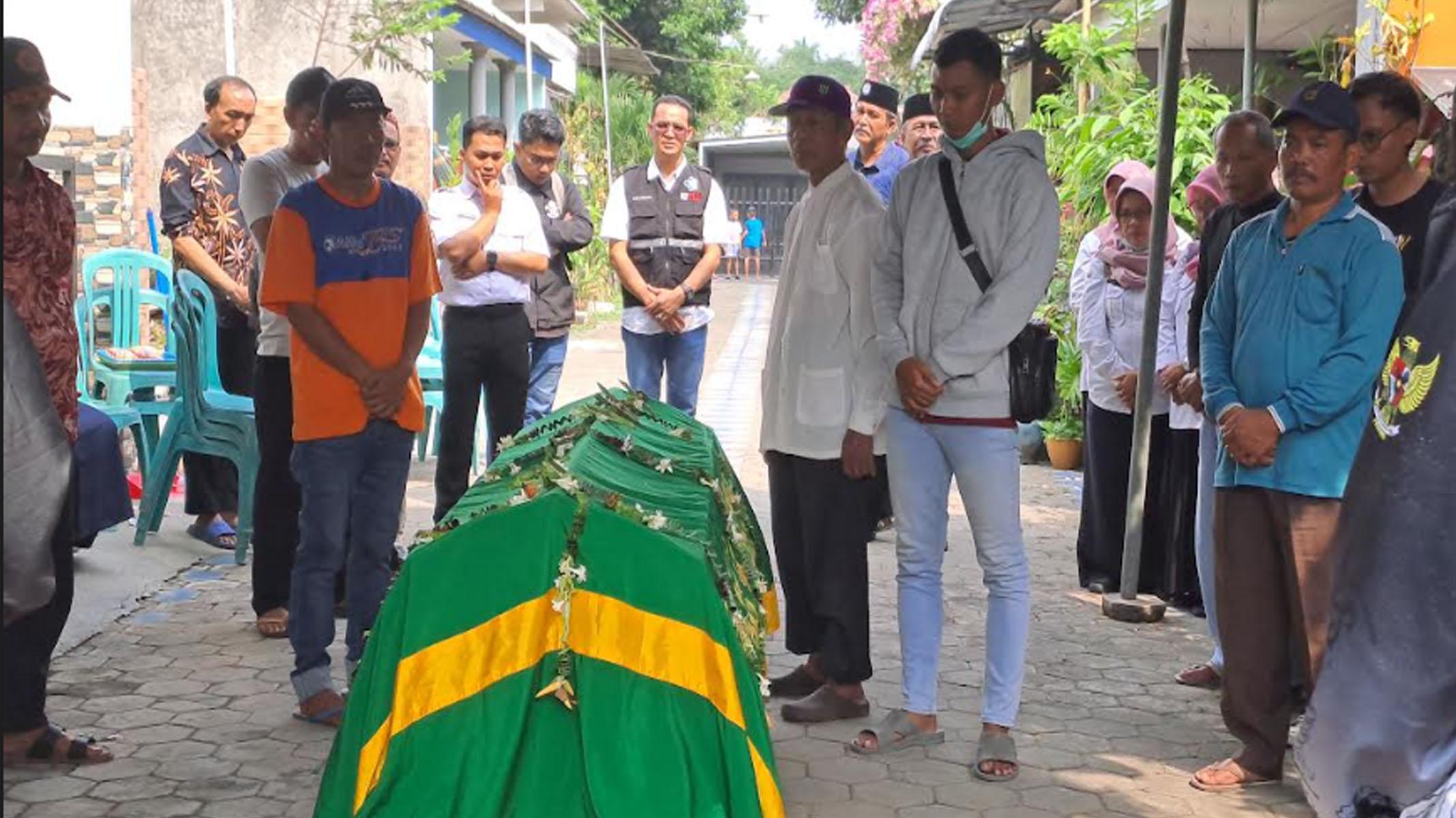 Pemakaman Guru SMP PGRI 1 Wonosari Malang Korban Kecelakaan Bus Pariwisata, Sosok Baik di Keluarga