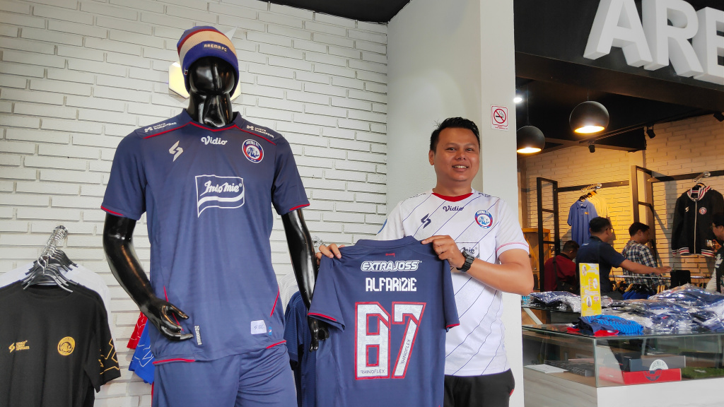 jersey-home-arema-fc-musim-2023-2024.jpg