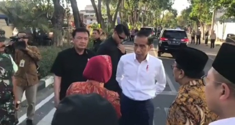 jokowi-mengunjungi-gereja-pantekosta-pusat-surabaya-gpps_20180513_163810.jpg