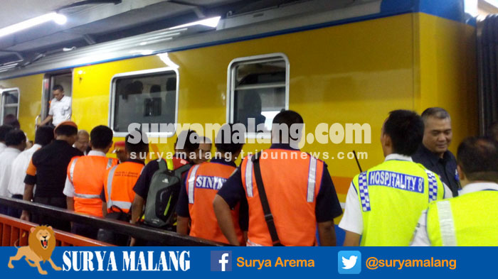 ka-inspeksi-ketika-tiba-di-stasiun-malang_20161208_165405.jpg