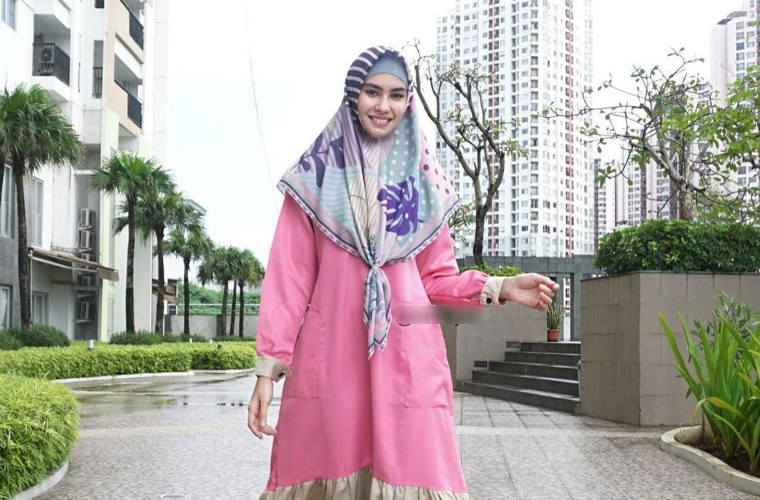 kartika-putri-makin-cantik-berhijab_20180511_002644.jpg
