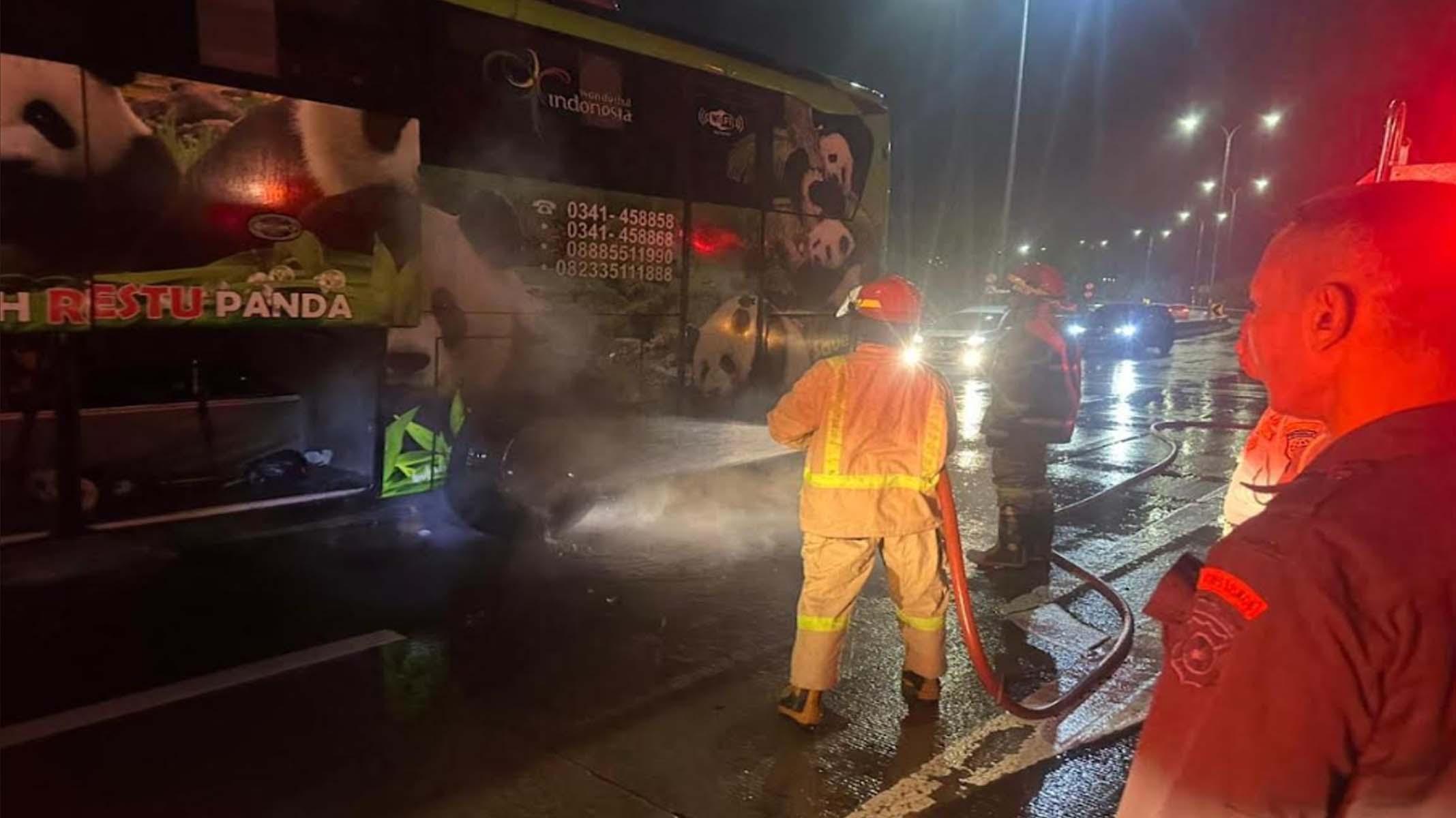 Mendadak Api Muncul di Roda Bus Restu Panda saat Melintas di Madiun, Beruntung Bisa Dipadamkan
