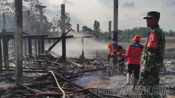 kebakaran-kandang-ayam-di-Desa-Plosoarang-Kecamatan-Sanankulon-Kabupaten-Blitar.jpg