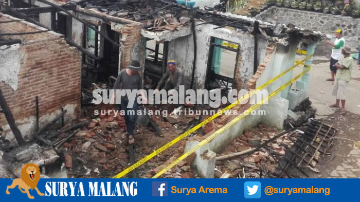kebakaran-kota-batu_20170421_174413.jpg