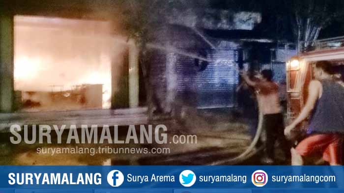 Baru Ditinggal Pemilik, Toko Servis Komputer di Pamekasan Terbakar