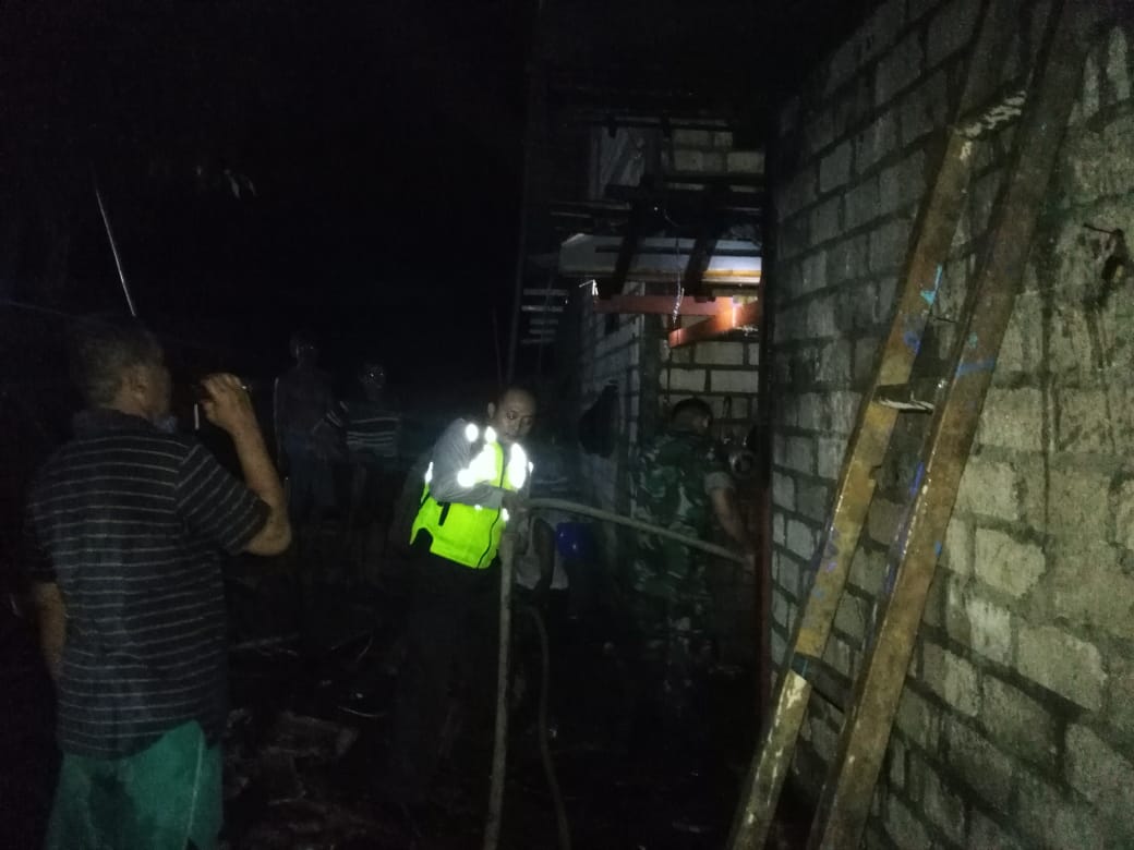 Gabah Dan Beras Sebanyak 33 Ton Jadi Abu, Setelah Api Membakar Rumah Sugik Di Tuban