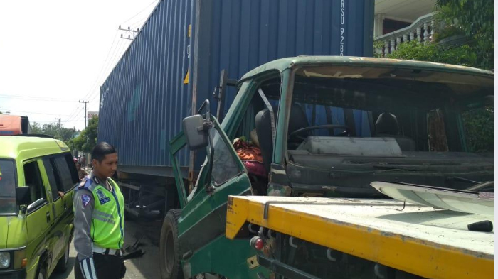 3 Kendaraan Terlibat Kecelakaan Beruntun di Tuban, Bermula dari Truk yang Rem Blong