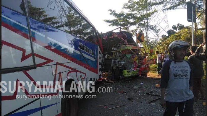 Kecelakaan Maut Adu Moncong Bus Vs Truk Di Probolinggo, Dua Sopir Sama-sama Tewas