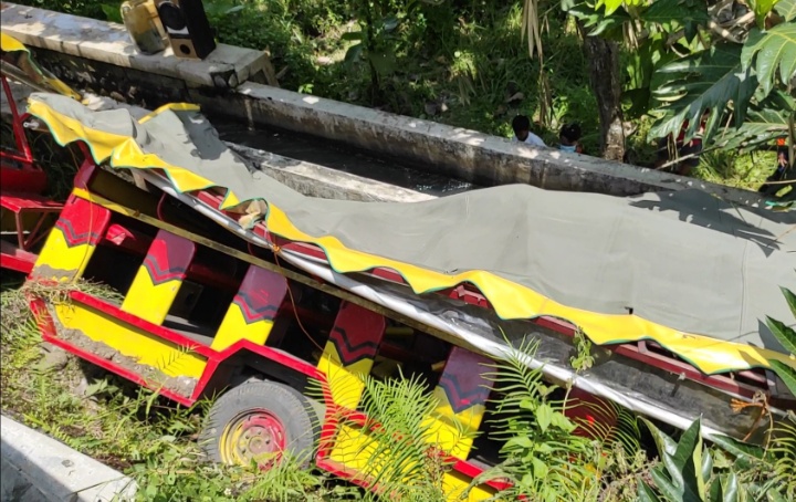 kecelakaan-kereta-kelinci-atau-odong-odong-di-desa-joho-kecamatan-dagangan-madiun.jpg
