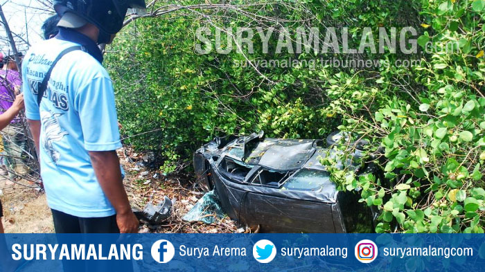 Mobil Berisi 6 Penumpang Asal Sampang Terjun ke Pantai di Pamekasan