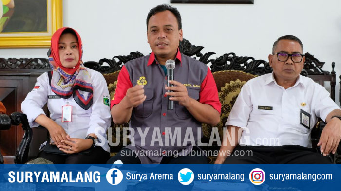 kepala-dinas-lh-kota-batu-arief-as-shidiq-memberi-keterangan-pers-terkait-rencana-acara-hpsn.jpg