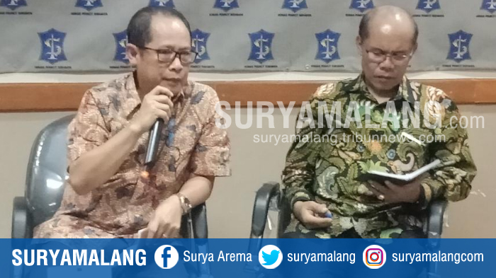 kepala-insektorat-surabaya-sigit-sugiharto-dan-sekretaris-dinas-pendidikan-surabaya-aston-tambunan_20180906_184613.jpg