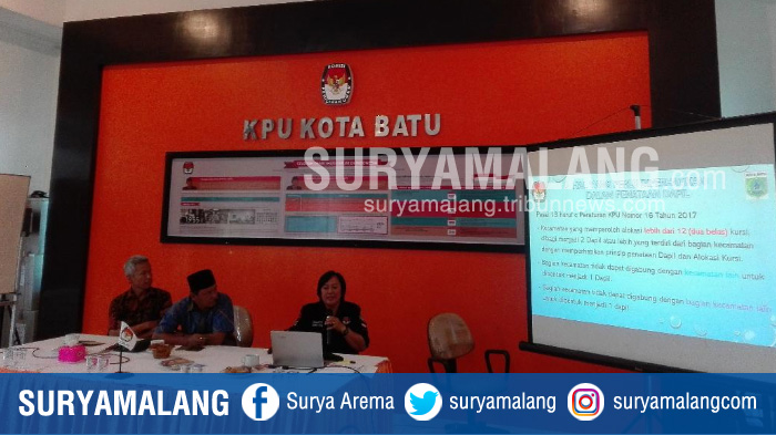 ketua-kpu-kota-batu-rochani-wakil-ketua-komisi-a-dprd-jatim-miftahul-ulum_20180306_154001.jpg