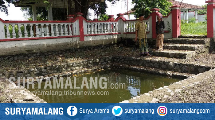 kolam-sumber-yang-pernah-ada-api-abadi-di-dusun-bekucuk-tempurang-sooko-kabupaten-mojokerto_20180104_163515.jpg