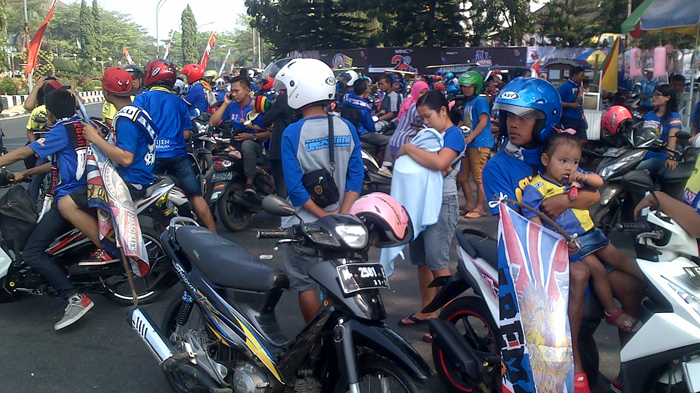 konvoi-aremania_20150811_105506.jpg