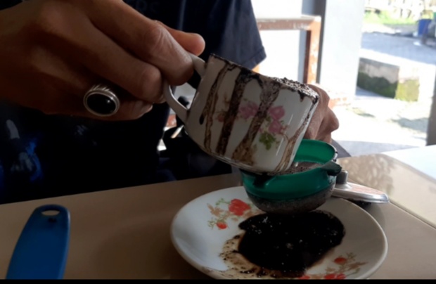 kopi-saring-cak-shodi-di-dalam-gang-pongangan-rejo-kecamatan-manyargresik.jpg